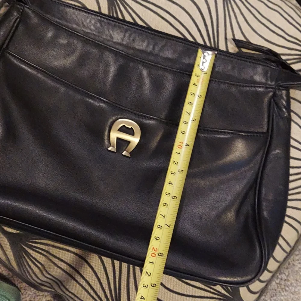 Eitenne Aigner Black Genuine Leather Handbag 👜 - Picture 8 of 9